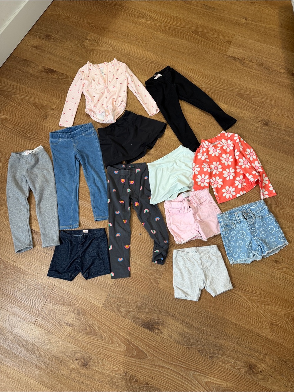Kids 4/5t bundle pants / shorts / bathing suit Pink Floral Rashguard Top